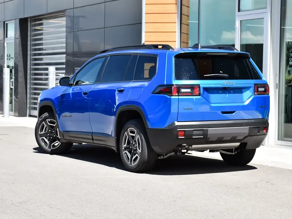 Jeep Cherokee 2026 photo 4
