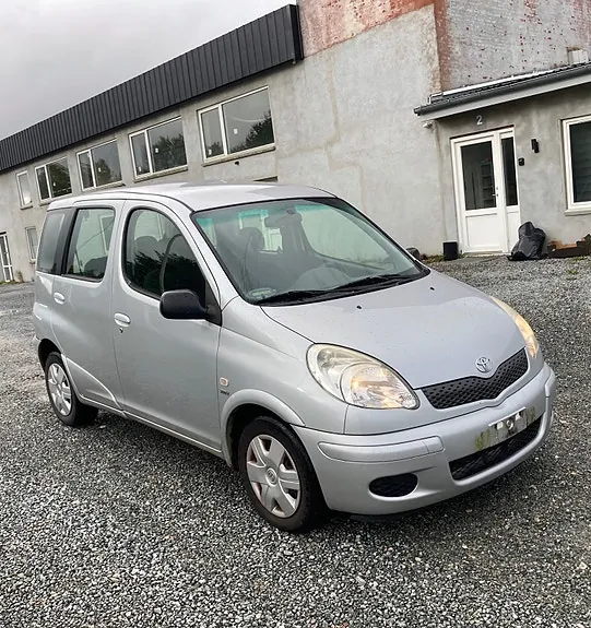 Toyota Yaris Verso 2004 photo 3