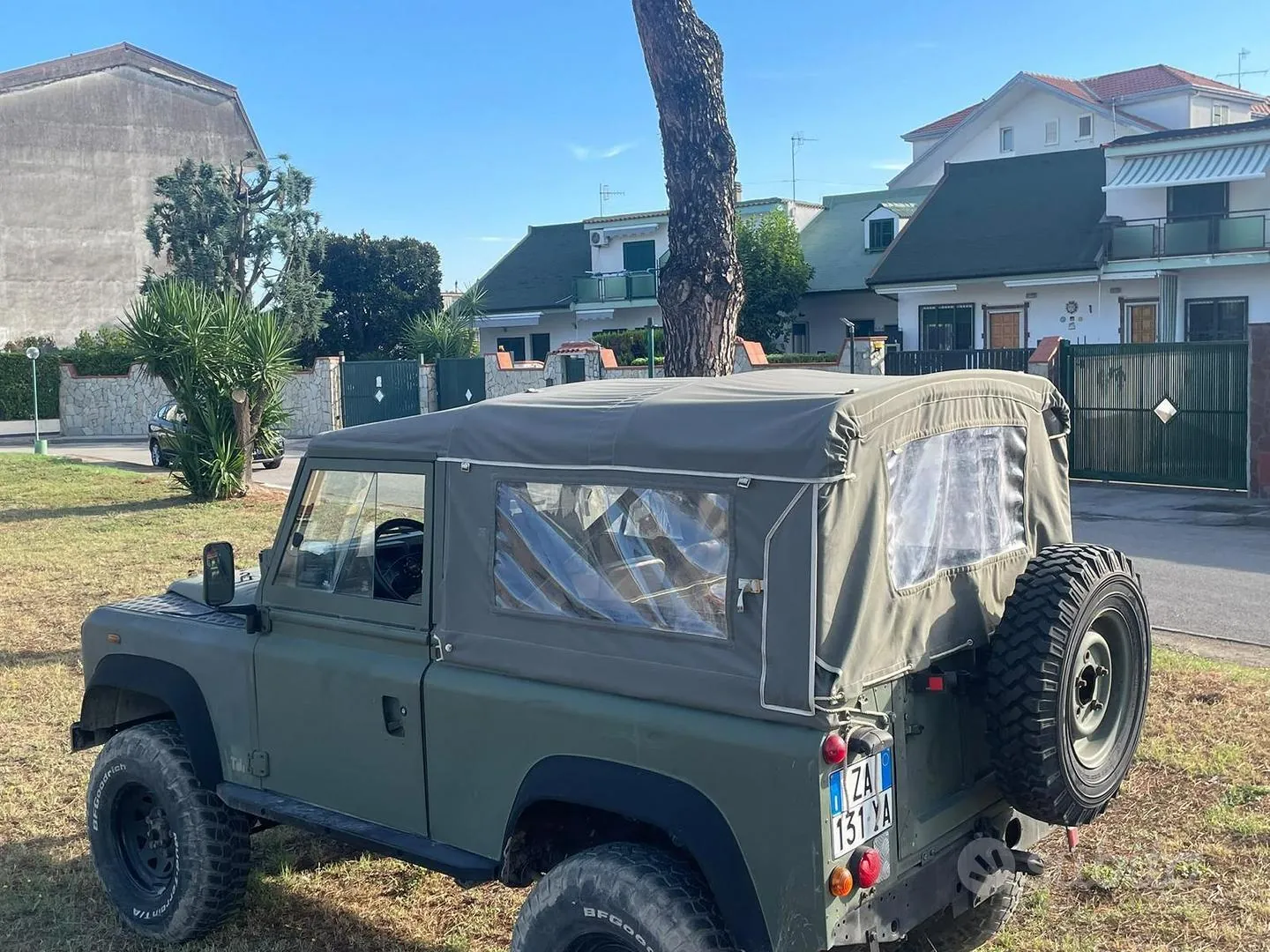 Land Rover Defender 1995 photo 3