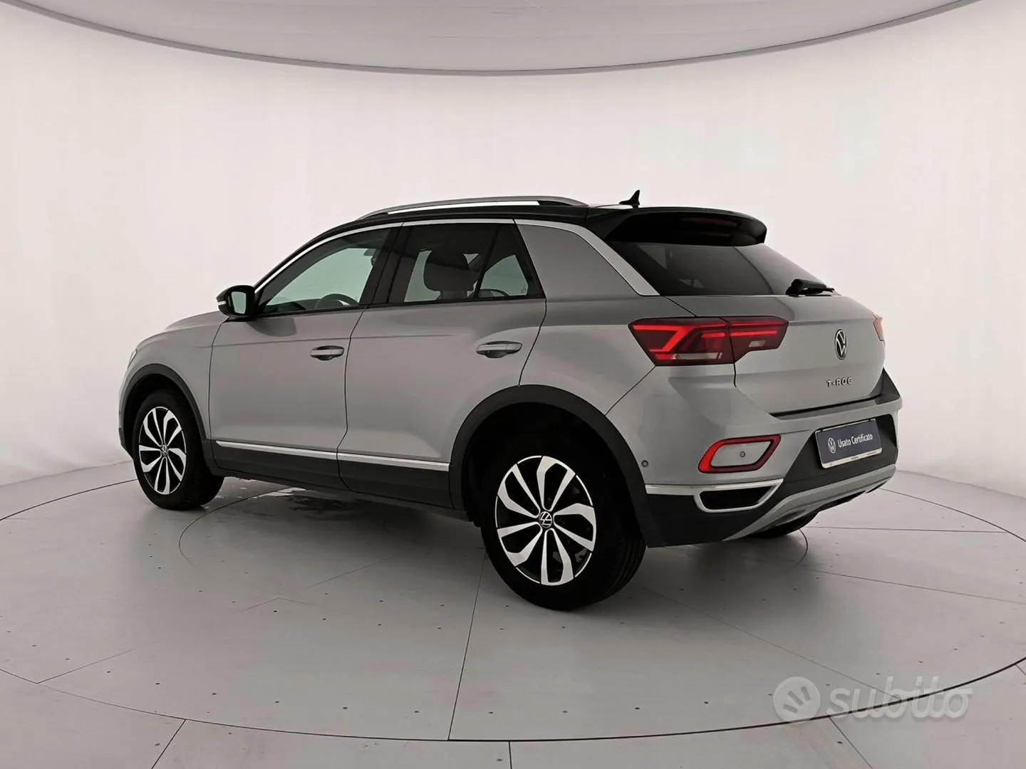 Volkswagen T-Roc 2023 photo 2