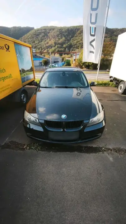 BMW 318I E90