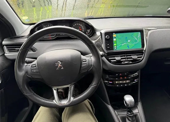 Peugeot 208 2019 photo 4