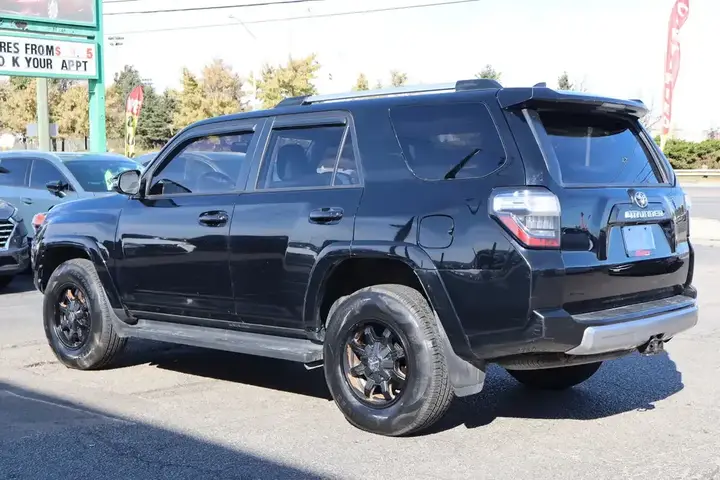 Toyota 4Runner 2017 photo 5