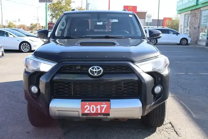 Toyota 4Runner 2017 photo 2