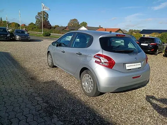 Peugeot 208 2012 photo 5