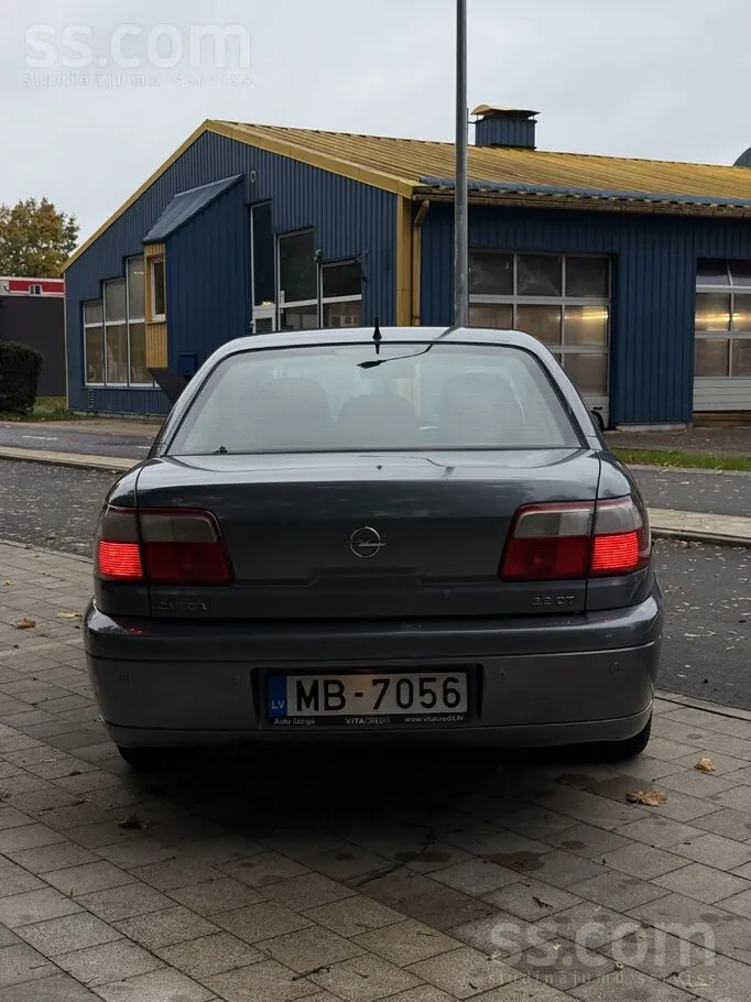 Opel Omega 2003 photo 2