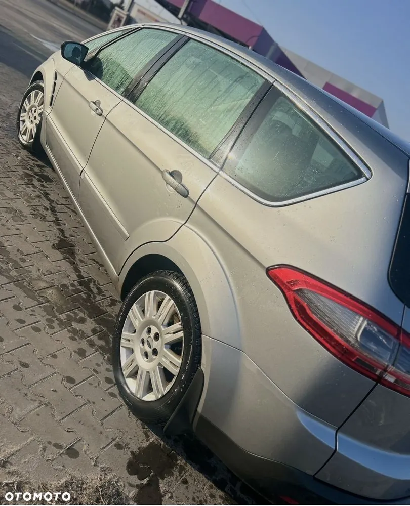 Ford S-Max 2010 photo 4