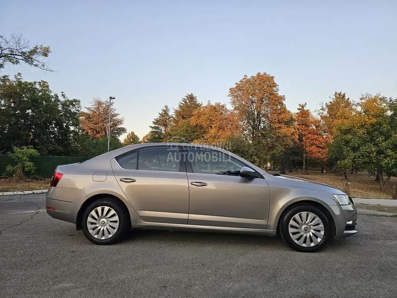 Skoda Octavia 2019 photo 2
