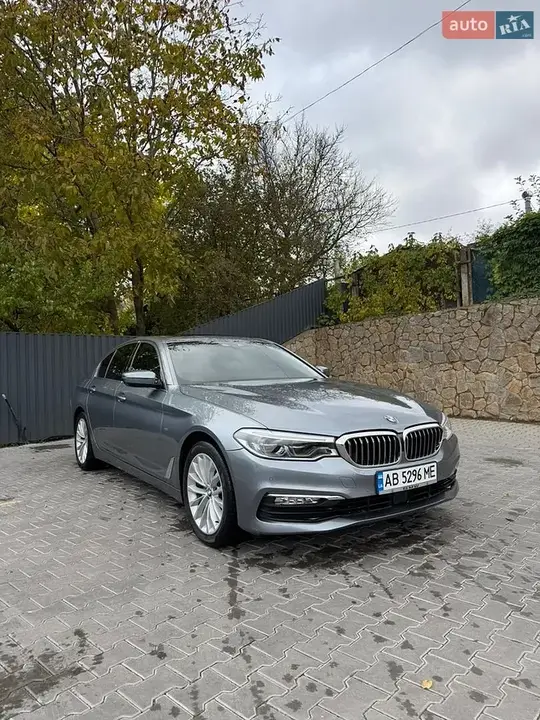 BMW 5 Series 2017 photo 2