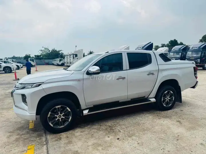 Mitsubishi Triton 2021 photo 2