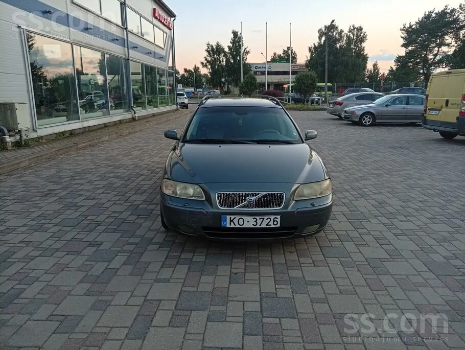 Volvo V70 2005 photo 2