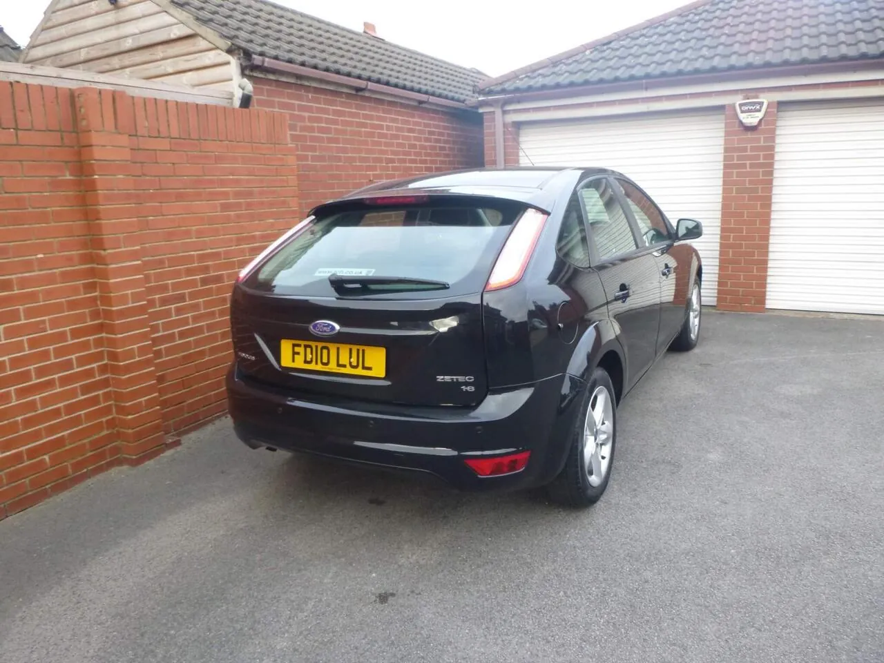 Ford Focus 2010 photo 3