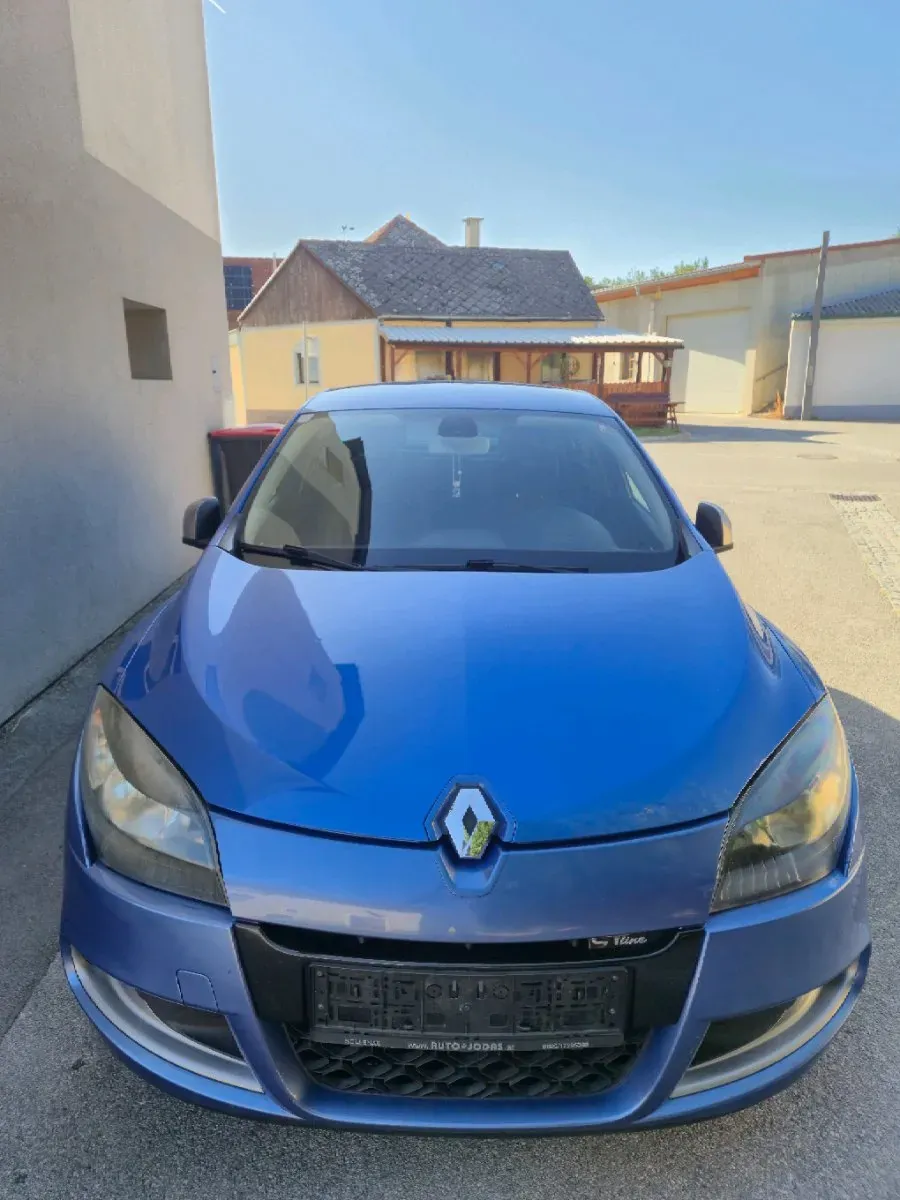 Renault Megane 2010 photo 2