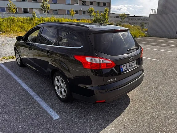 Ford Focus 2011 photo 2