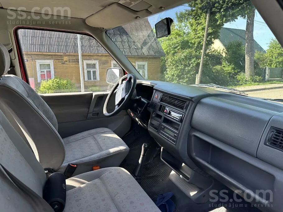 Volkswagen Caravelle 1999 photo 4