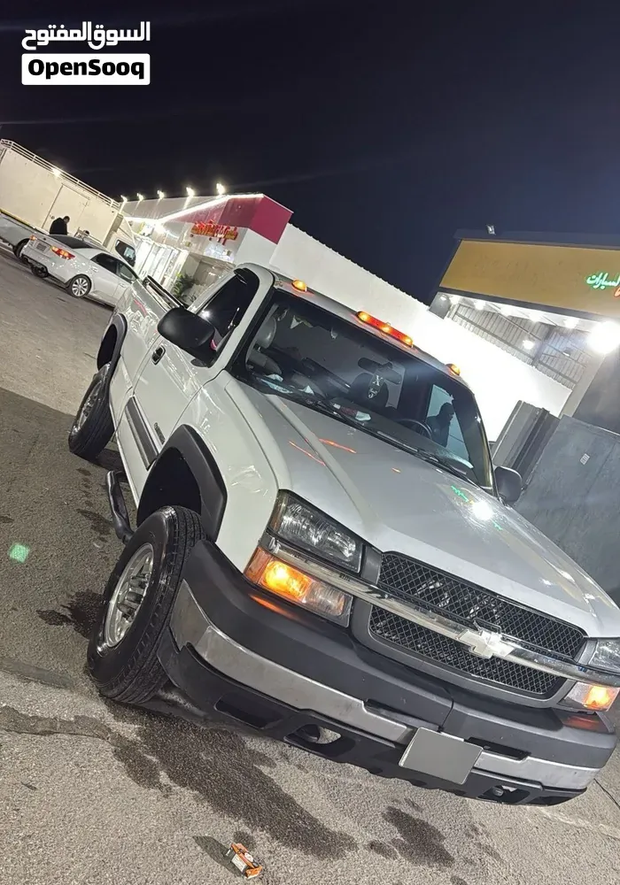 Chevrolet Silverado 2004 photo 2