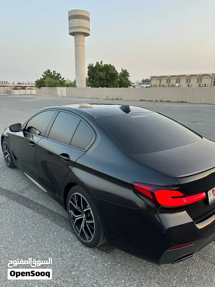 BMW 5 Series 2023 photo 2