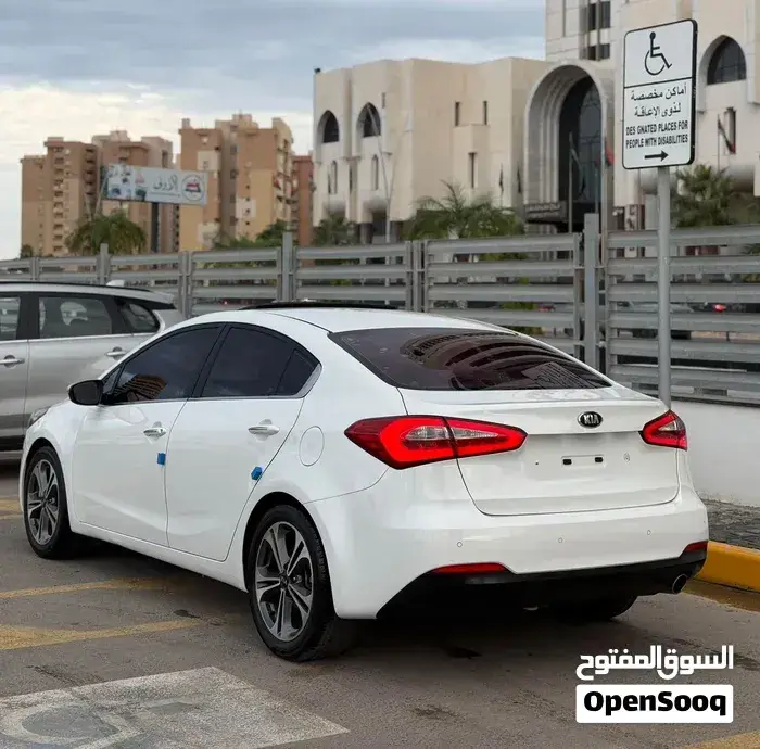 Kia K3 2014 photo 2