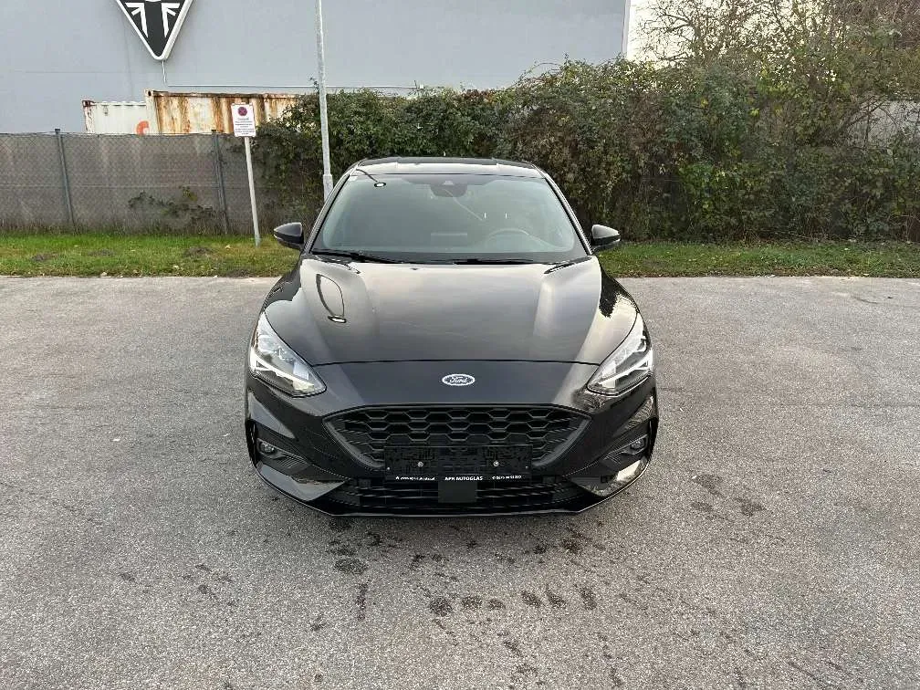 Ford Focus 2021 photo 2