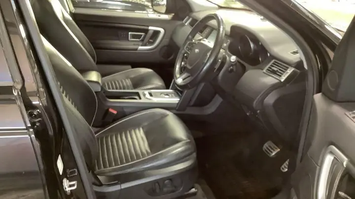 Land Rover Discovery Sport 2017 photo 2