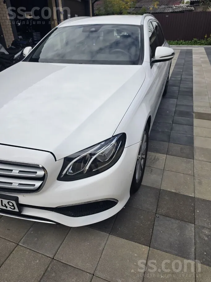 Mercedes-Benz E200D 2019 photo 2