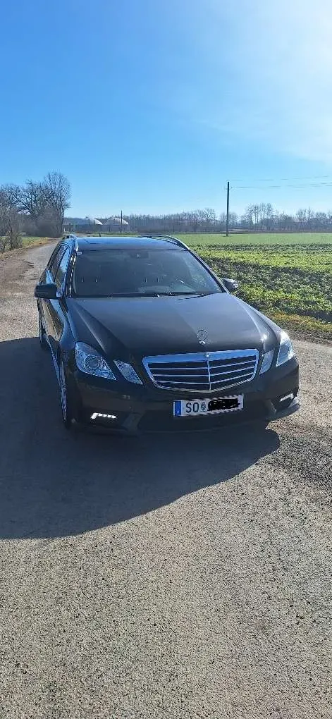Mercedes-Benz E-Class 2010 photo 2