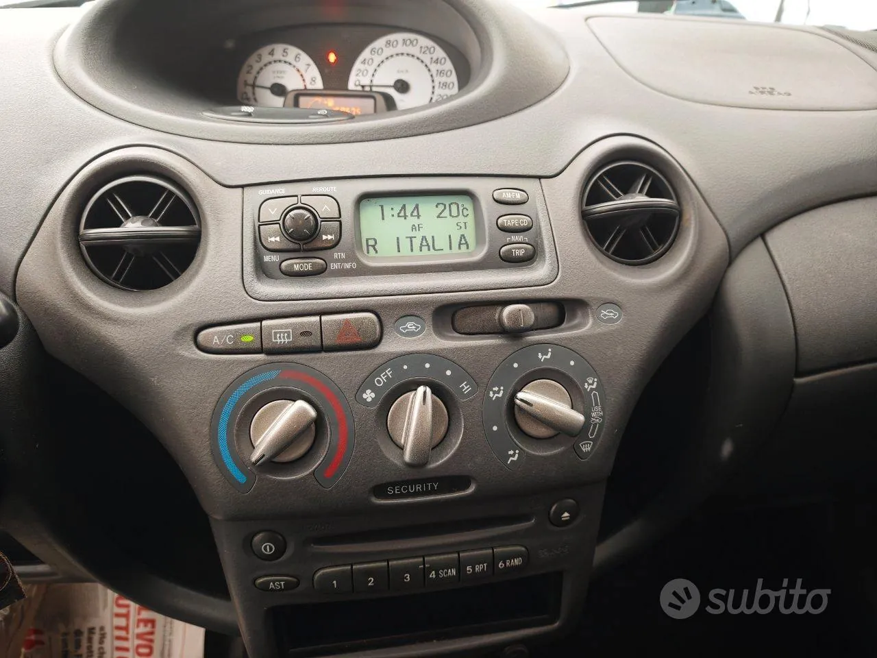 Toyota Yaris 2002 photo 5
