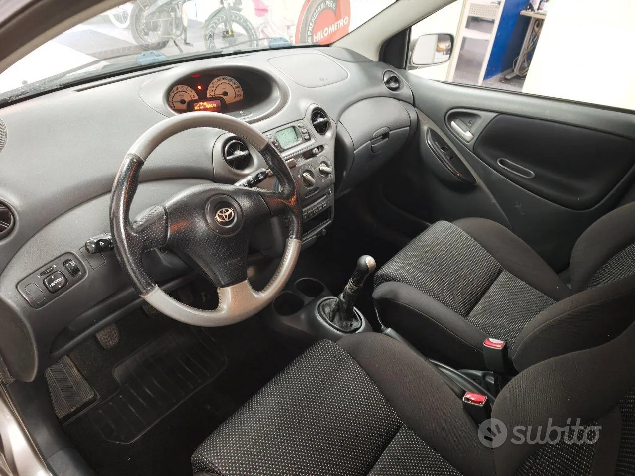 Toyota Yaris 2002 photo 2
