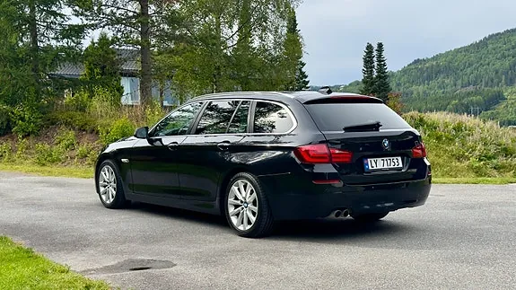 BMW 520D 2011 photo 2