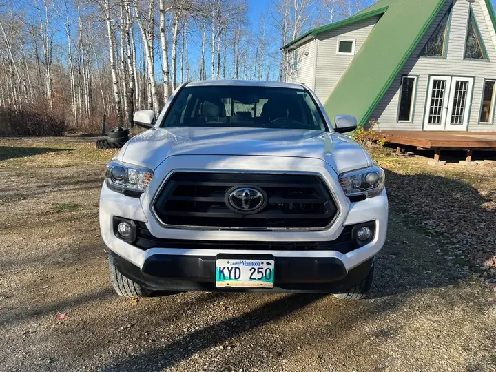 Toyota Tacoma 2023 photo 2