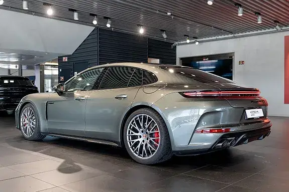 Porsche Panamera 2026 photo 3