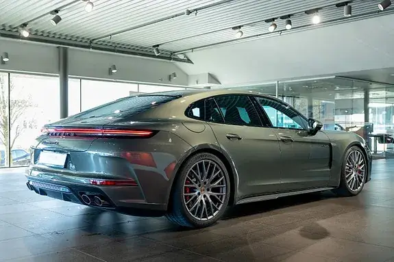 Porsche Panamera 2026 photo 5
