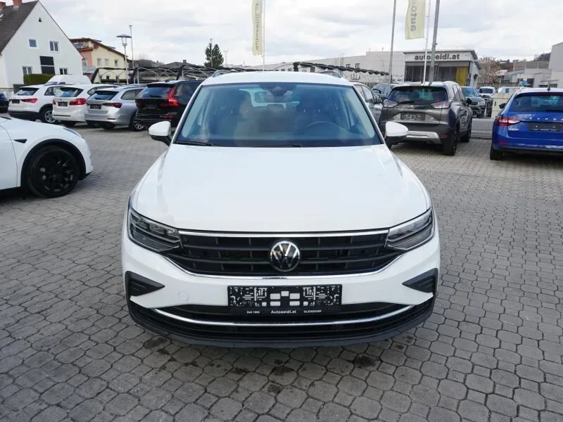 Volkswagen Tiguan 2022 photo 2