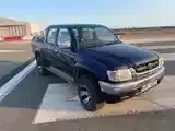 Toyota Hilux 2001 photo 3