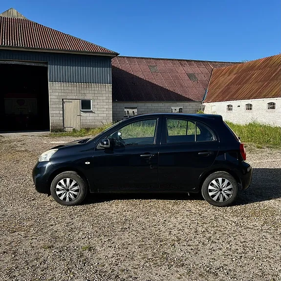Nissan Micra 2013 photo 2