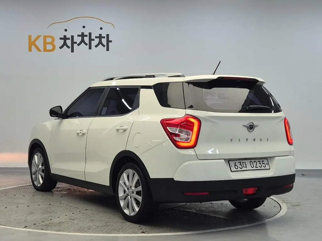 KG Mobility Tivoli 2017 photo 2
