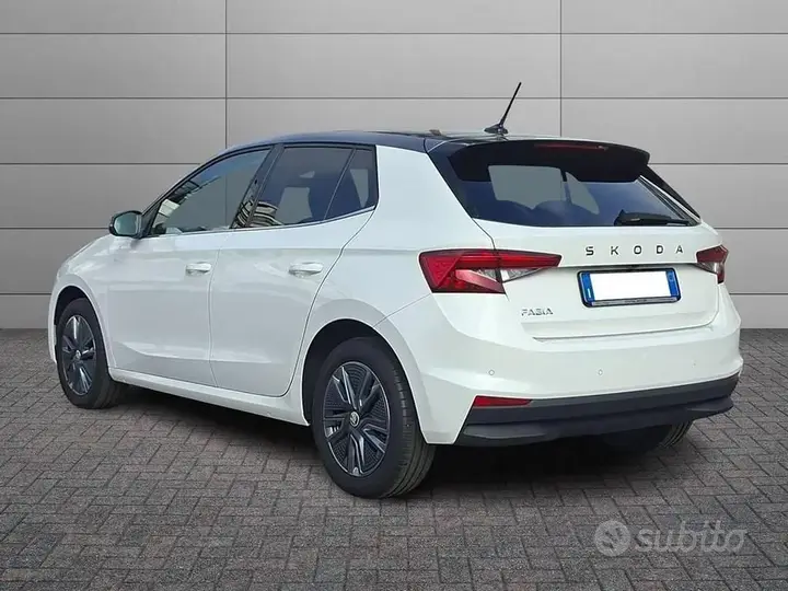 Skoda Fabia 2024 photo 2