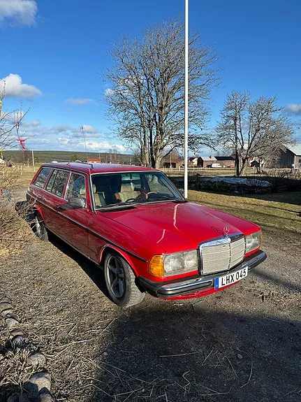 Mercedes-Benz 300 Td 1981 photo 2