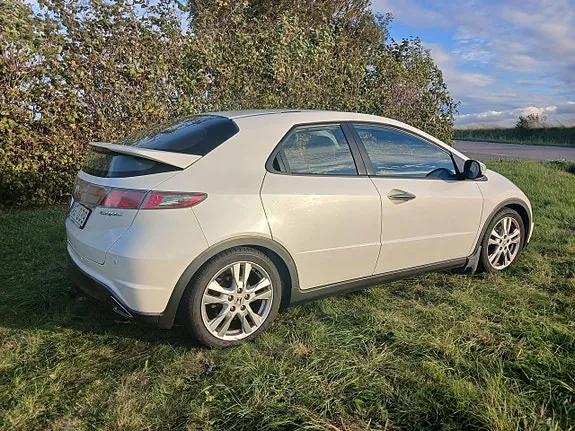 Honda Civic 2010 photo 2