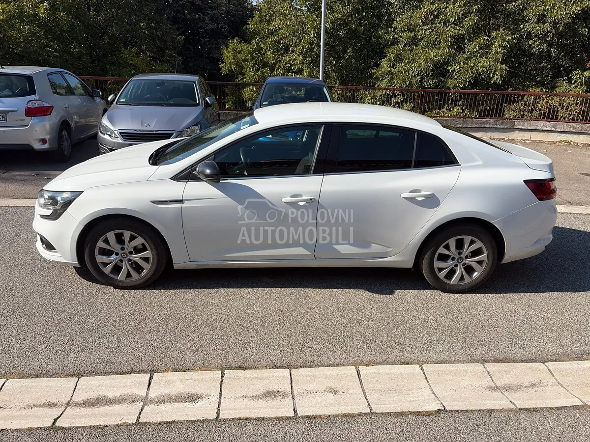 Renault Megane 2019 photo 2