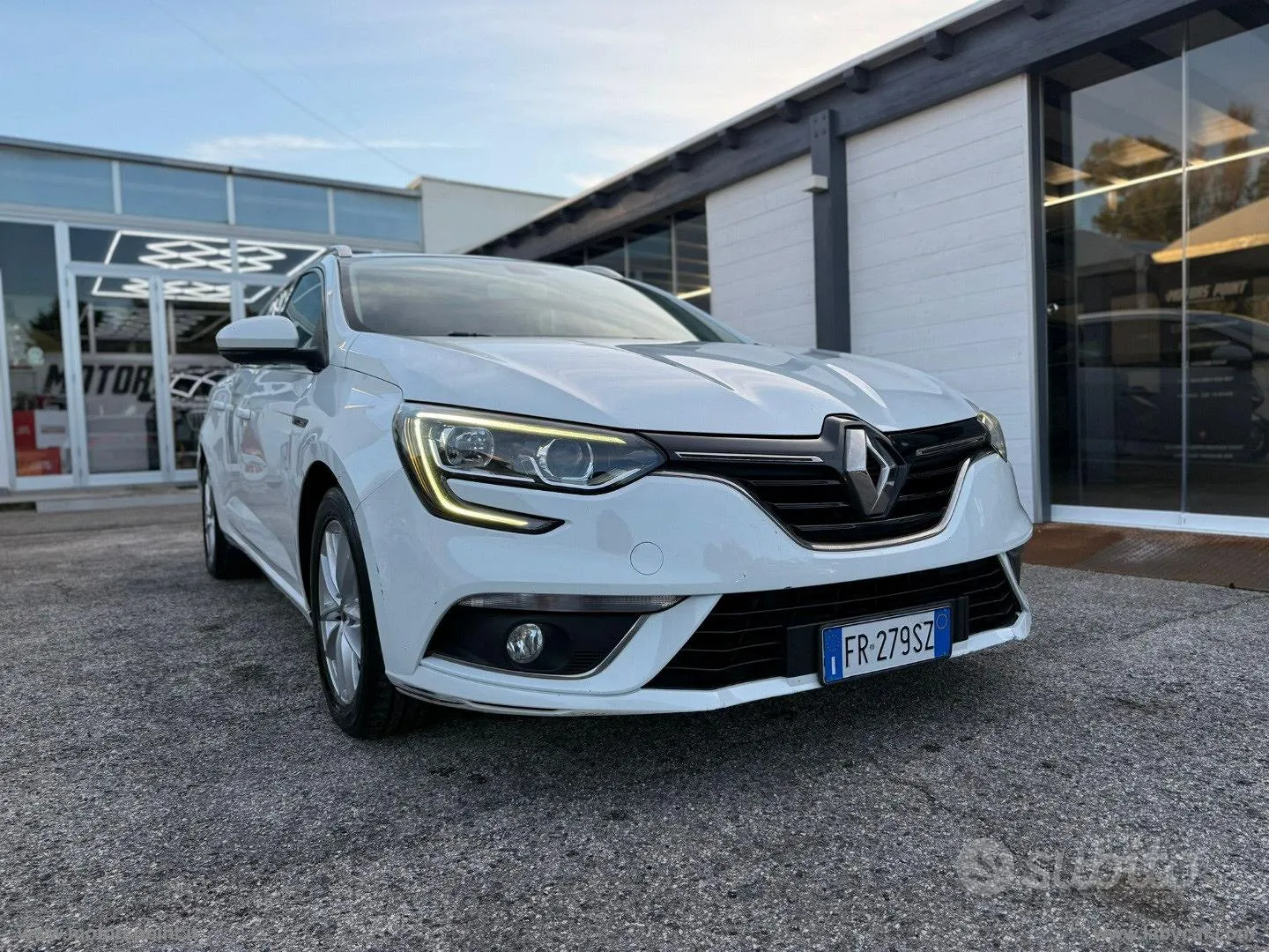 Renault Megane 2018 photo 2