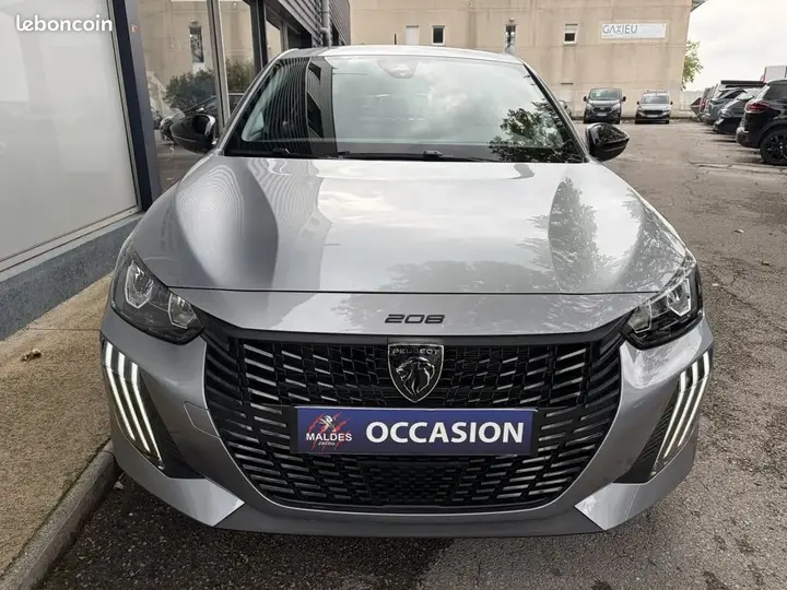 Peugeot 208 2024 photo 2