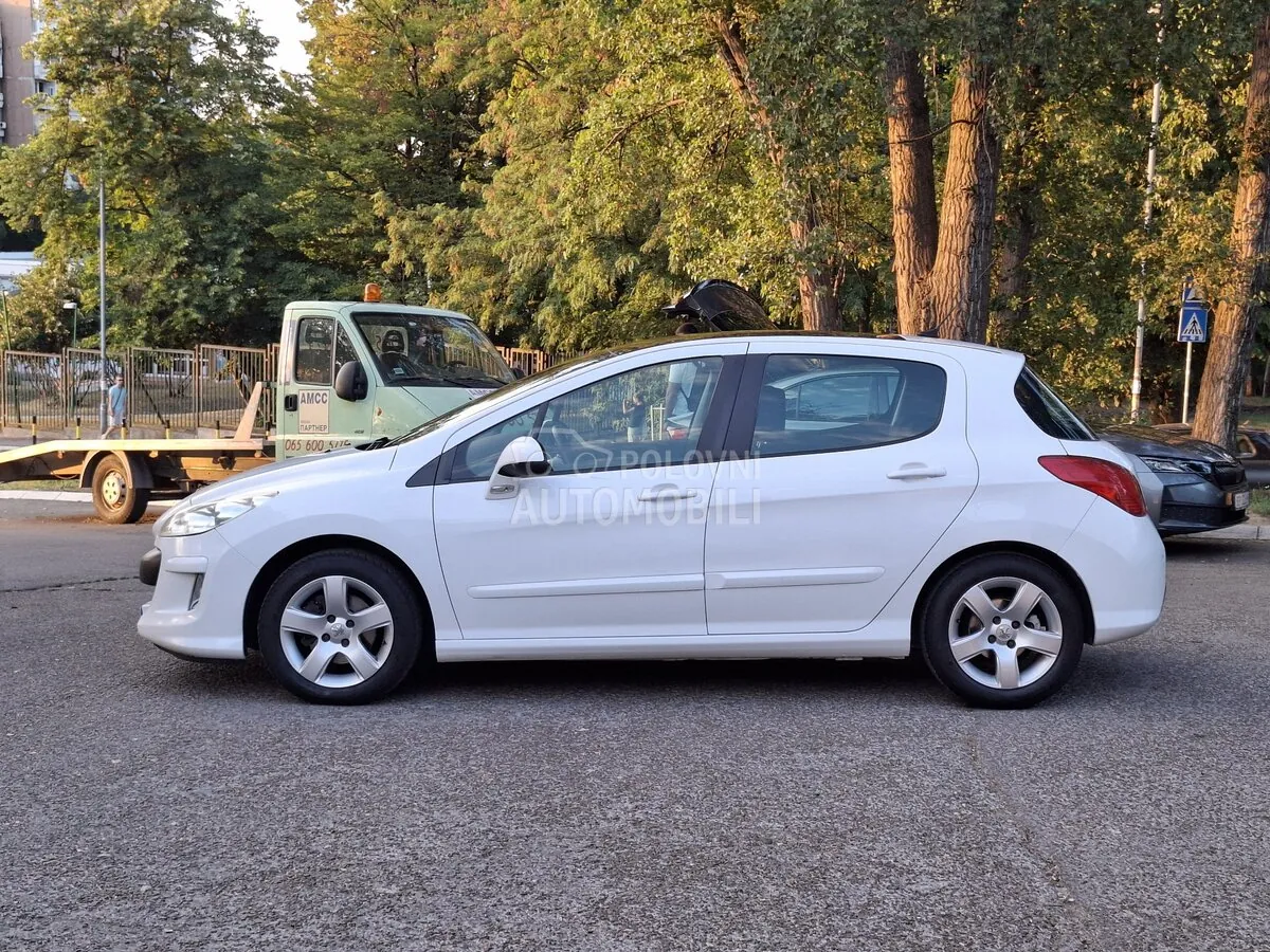 Peugeot 308 2010 photo 4
