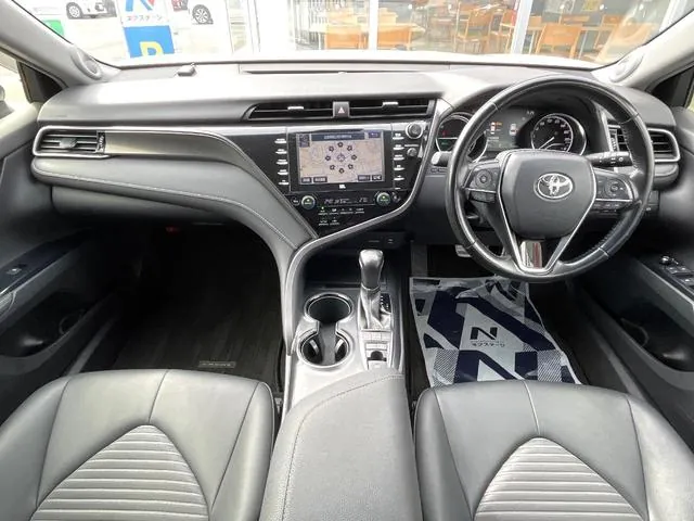 Toyota Camry 2018 photo 2