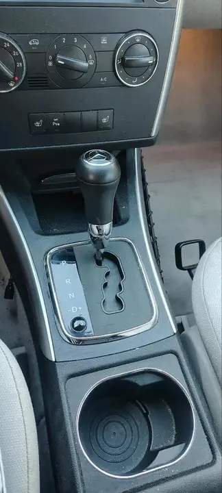 Mercedes-Benz B180