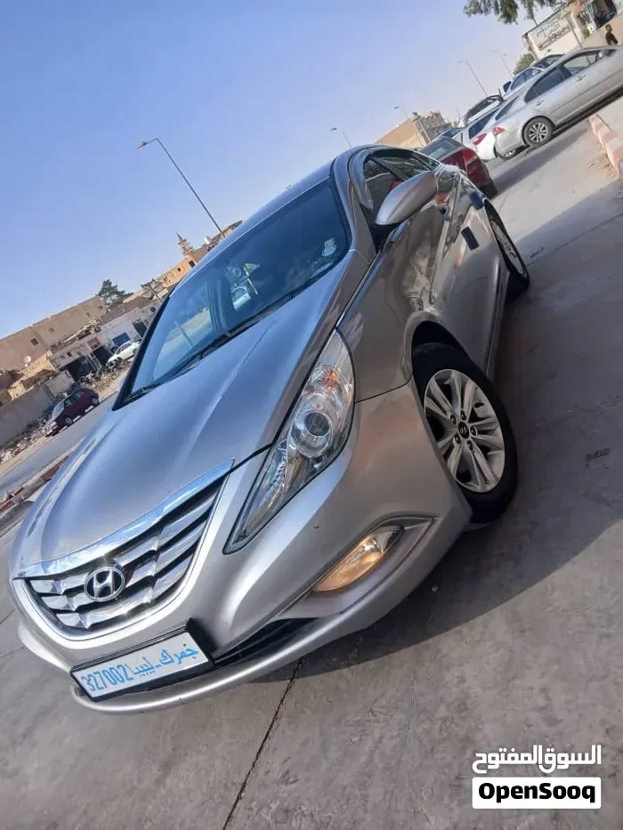 Hyundai Sonata 2012 photo 2