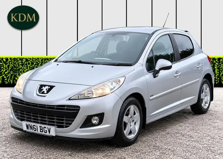 Peugeot 207 2011 photo 3