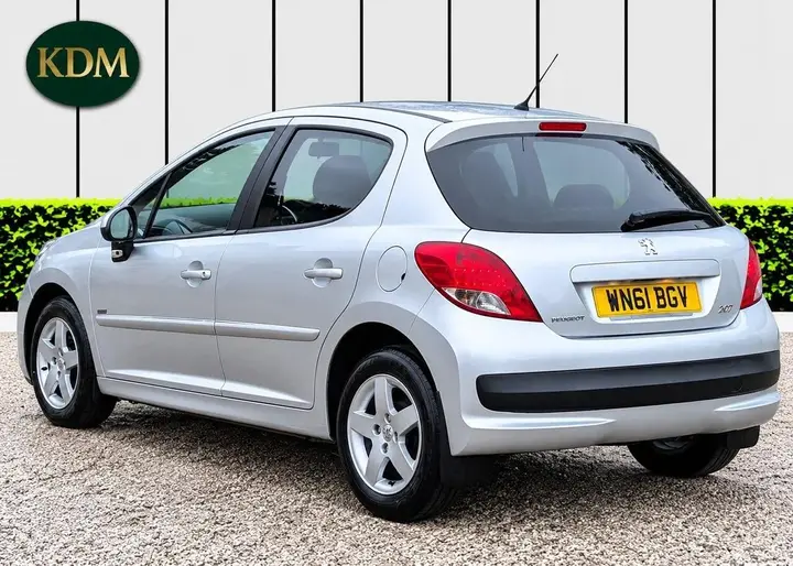 Peugeot 207 2011 photo 5