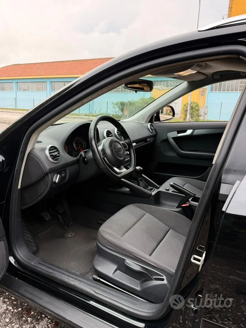 Audi A3 Sportback 2010 photo 3