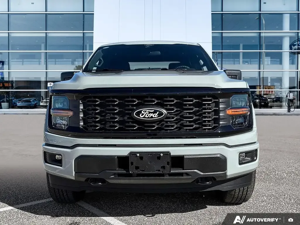 Ford F-150 2026 photo 2